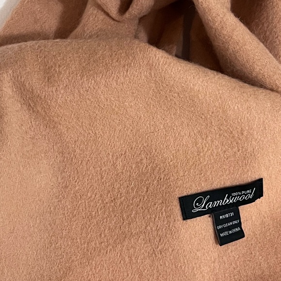 Beautiful Lambswool Scarf - Picture 2 of 4